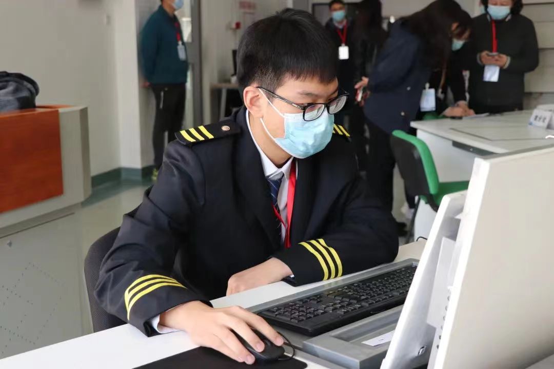 身边的榜样 | 康子涵：奋楫笃行，精勤不倦