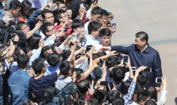 思想会客室——习近平在北大与青年学生分享他的读书心得