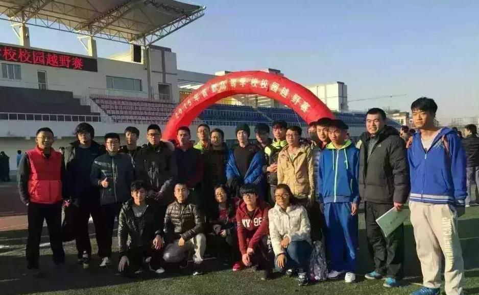 通州校区参赛学生代表荣获首都高等学校校园越野赛第六名