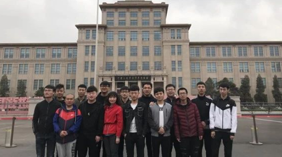 缅怀革命先烈 传承红色基因