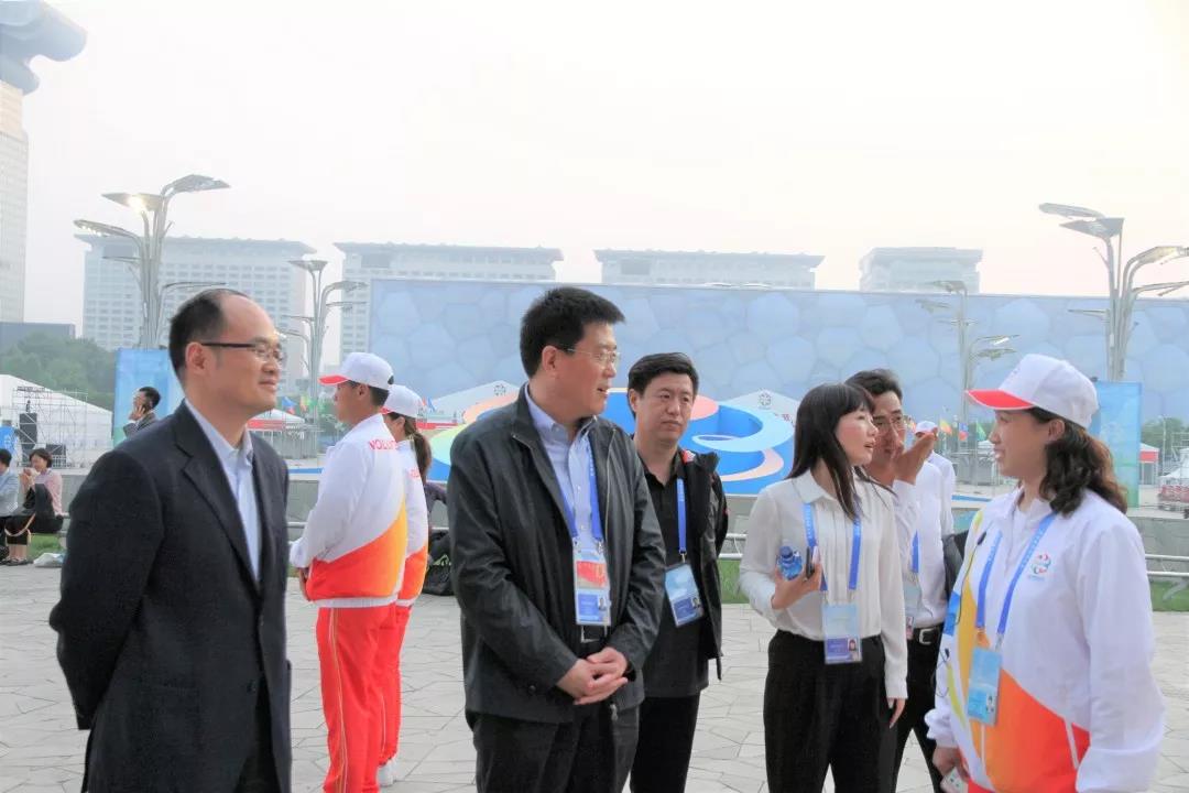 暖心！ 市委组织部常务副部长王建中一行慰问taptap点点亚文会青年志愿者