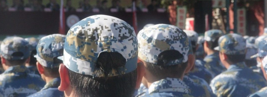迷彩军训，青春无悔